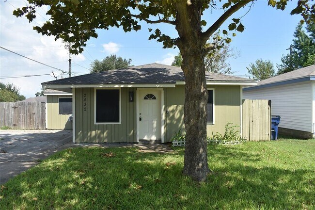 2432 38th Avenue North, Texas City, TX 77590 photo 2