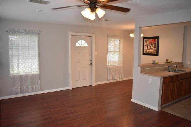 2432 38th Avenue North, Texas City, TX 77590 photo 3
