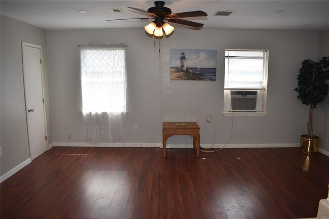 2432 38th Avenue North, Texas City, TX 77590 photo 5