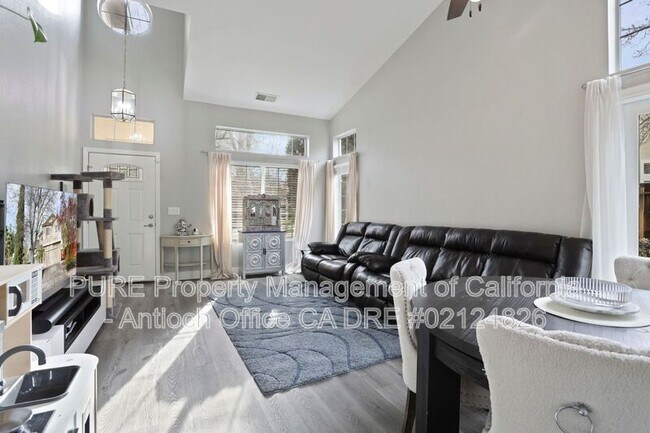 5336 Sandrose Ct photo 4
