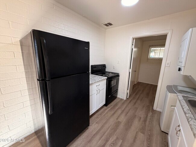 6802 W Glendale Ave Glendale, AZ 85303 photo 5