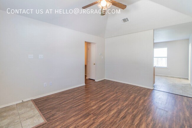 140A Stewart Bend Ct Azle, TX 76020 photo 4