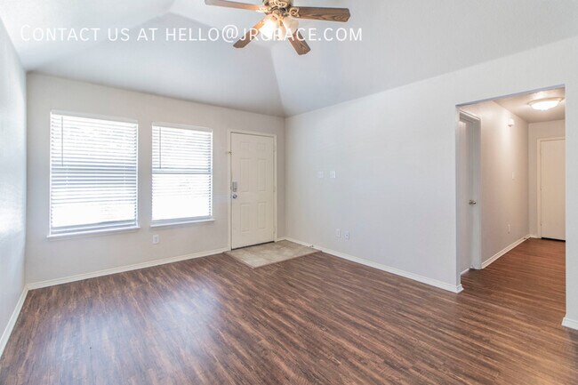 140A Stewart Bend Ct Azle, TX 76020 photo 2