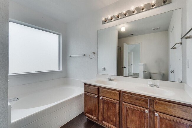 1618 Sabine Drive, Midlothian, TX 76065 photo 5