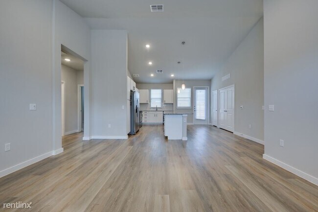 26810 Us-380, Aubrey, TX 76227 photo 4