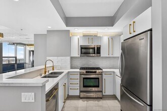321 Tenth Ave San Diego, CA 92101 photo 3