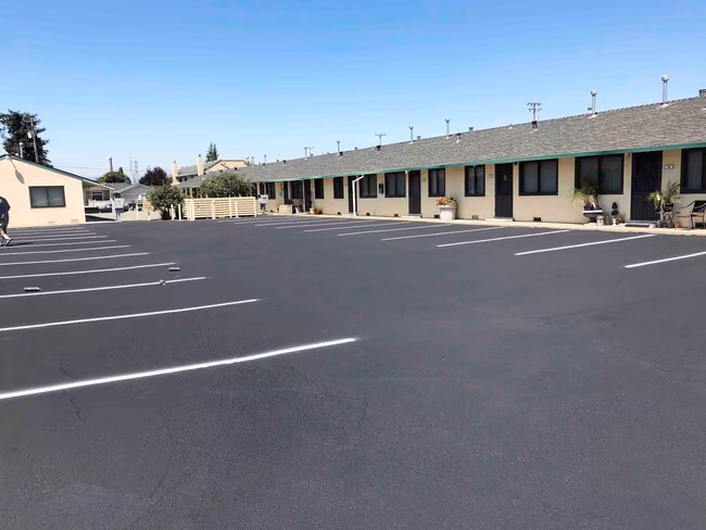 Bassett Davis Apartments photo 4