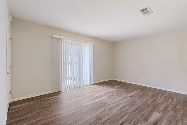 2800 Skyway Cir Austin, TX 78704 photo 2