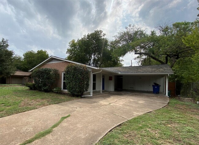 1603 Briarcliff Blvd Austin, TX 78723 photo 3