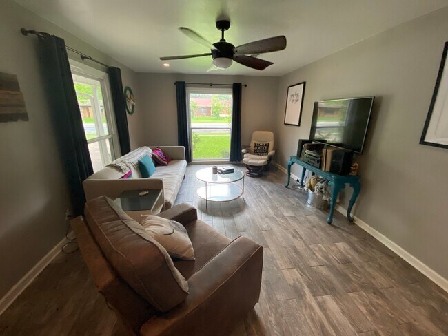 1603 Briarcliff Blvd Austin, TX 78723 photo 4