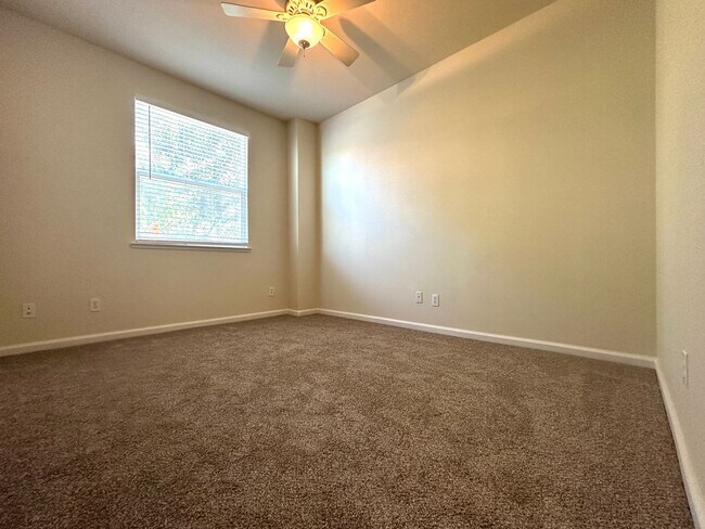 Newly Renovated  Move in Ready photo 4