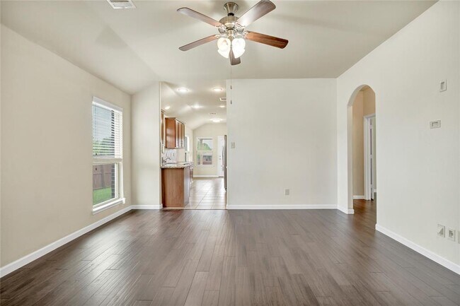 9001 Tumbleweed Drive, Aubrey, TX 76227 photo 5