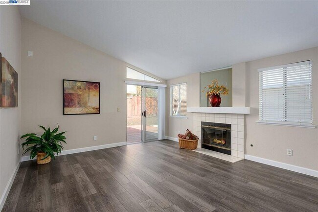 Beautiful Two Bedroom Home in Pleasanton photo 4