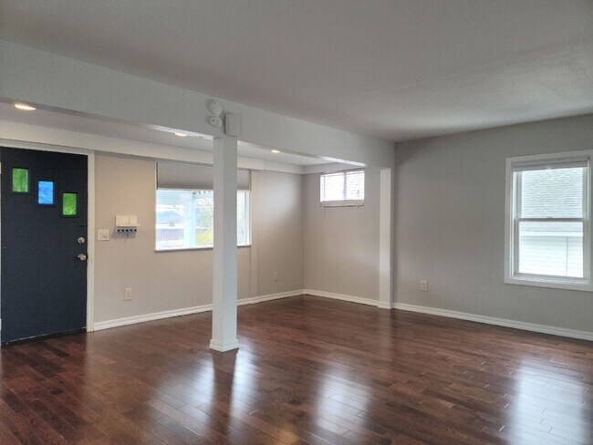 2124 7th St Bremerton, WA 98312 photo 2