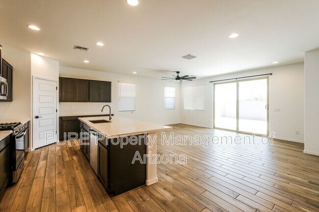 10163 W Crittenden Ln Avondale, AZ 85392 photo 5