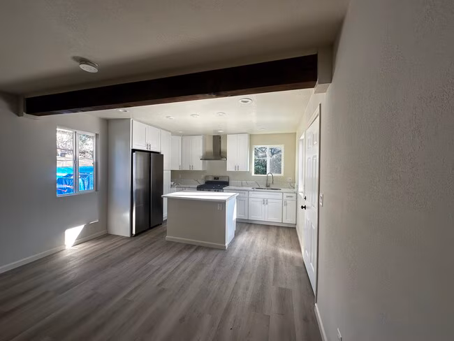 1720 S Maple St Escondido, CA 92025 photo 3
