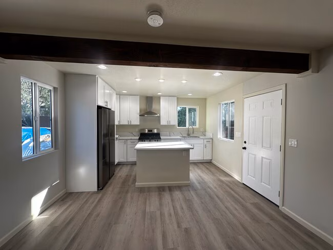 1720 S Maple St Escondido, CA 92025 photo 5