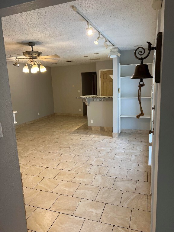 8800 Springmail Cir Austin, TX 78729 photo 2