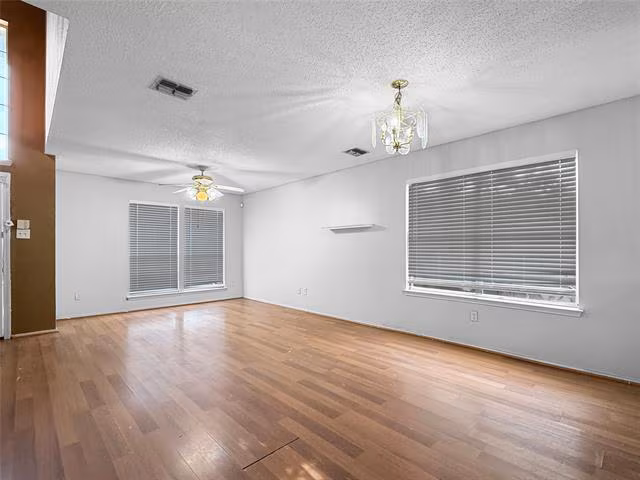 204 Patton Drive, Cedar Hill, TX 75104 photo 2