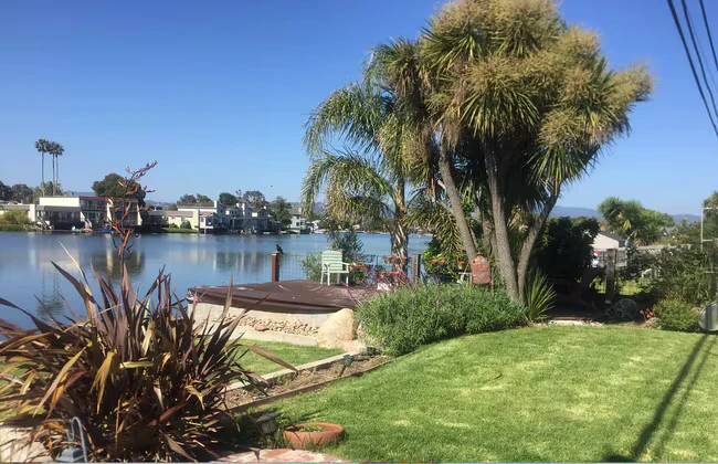 1717 Lake St San Mateo, CA 94403 photo 2