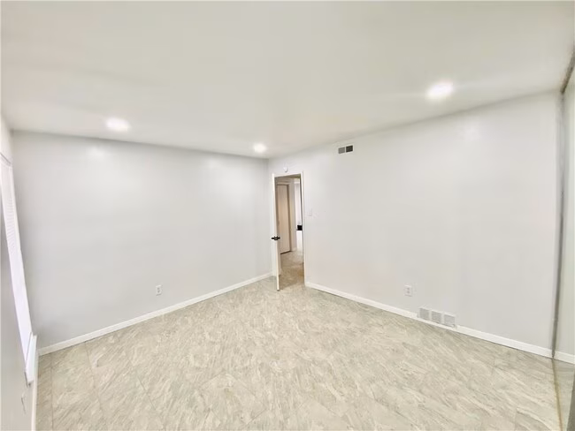 6910 Hart Ln Austin, TX 78731 photo 3