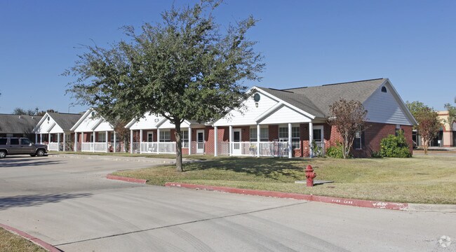 Settlement Estates photo 2