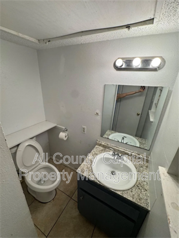 2904 Sweeney Ln Austin, TX 78723 photo 3