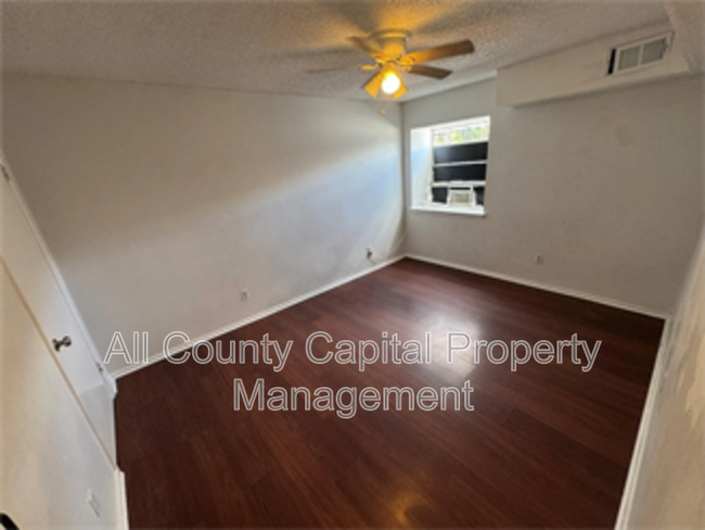 2904 Sweeney Ln Austin, TX 78723 photo 5