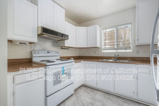 546 Sea Vale Ct Chula Vista, CA 91910 photo 3