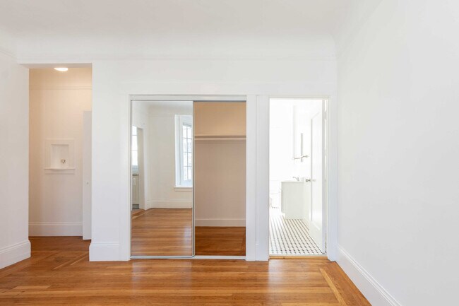 3017 22nd St San Francisco, CA 94110 photo 5