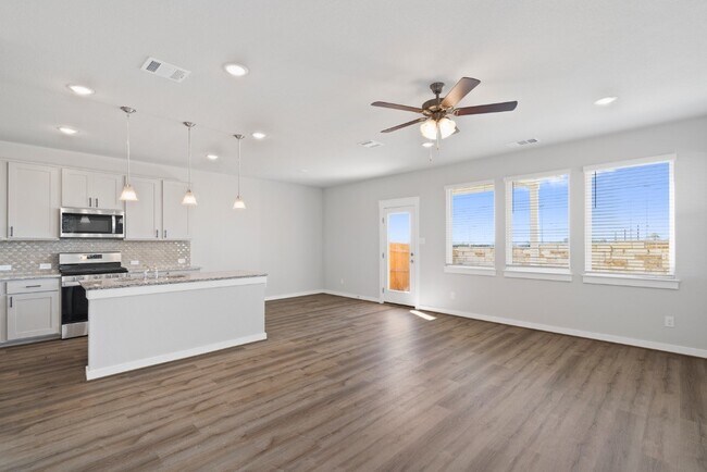 1538 McKinney Dr Leander, TX 78641 photo 5