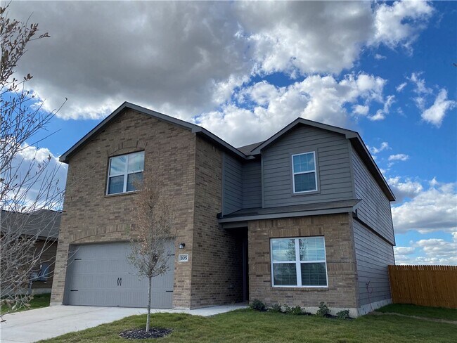 105 Brunswick Ln Jarrell, TX 76537 photo 2