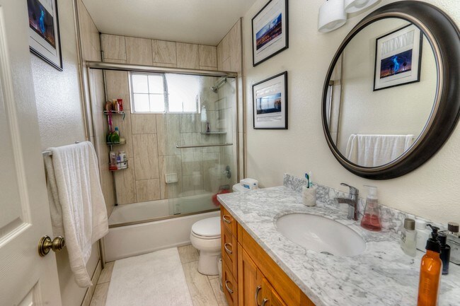 1BR/1BA Apartment on Francisco Blvd · Pacifica photo 5