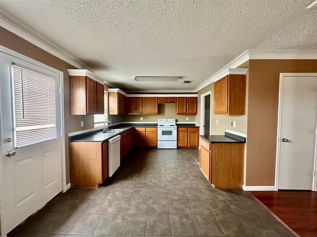 5437 New Castleton Ln Fort Worth, TX 76135 photo 4