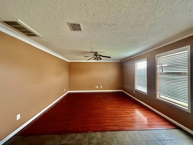 5437 New Castleton Ln Fort Worth, TX 76135 photo 3
