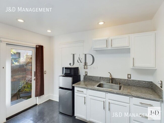 2126 Mission Ave San Diego, CA 92116 photo 3