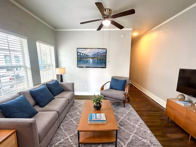 335 Vine St San Antonio, TX 78210 photo 4