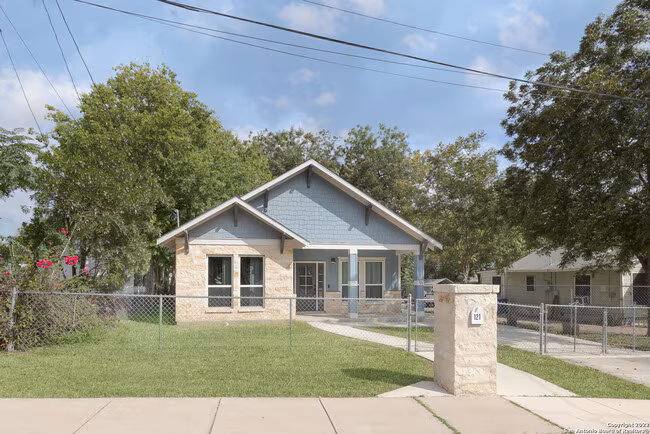 121 Fairmont San Antonio, TX 78204 photo 2