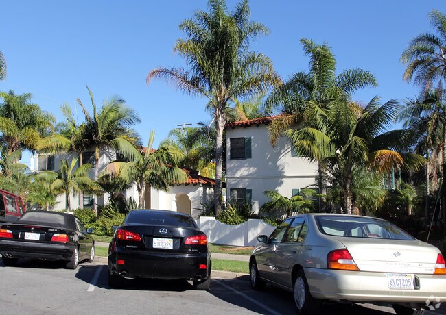 Tropicana Apartment Complex photo 2