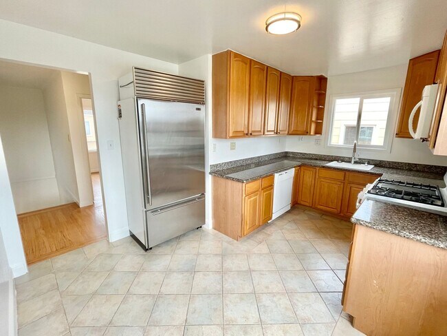 766 Myra Way, San Francisco, CA 94127 photo 4
