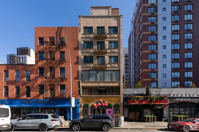 207 Bowery New York, NY 10002 photo 4