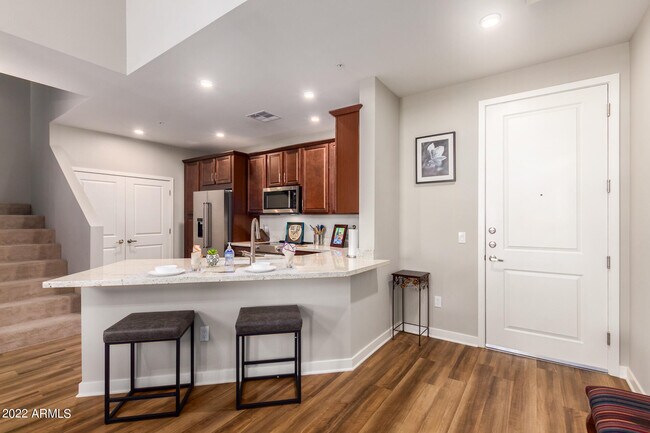 2511 W Queen Creek Rd Chandler, AZ 85248 photo 2