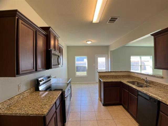 312 Magnolia Drive, Princeton, TX 75407 photo 2