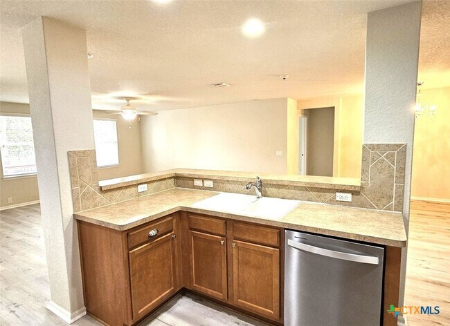 5509 Columbia Dr Schertz, TX 78108 photo 5