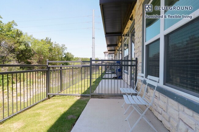 5005 E Parmer Ln Austin, TX 78754 photo 4