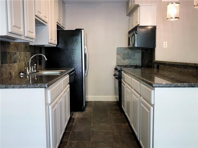 500 E Riverside Dr Austin, TX 78704 photo 4