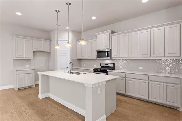 175 Mccartt Drive, Lewisville, TX 75067 photo 4
