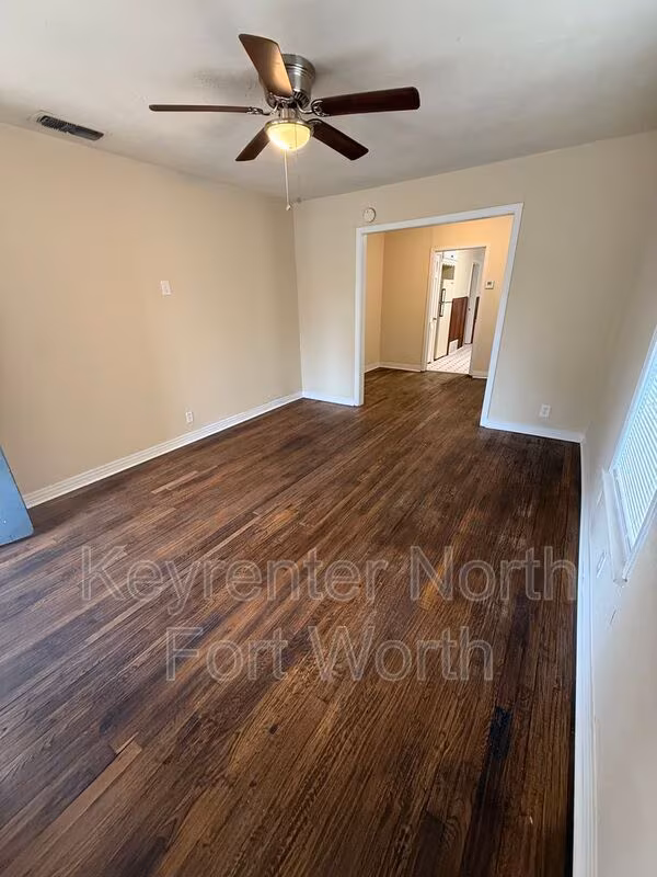 3770 Wayside Ave Fort Worth, TX 76110 photo 2