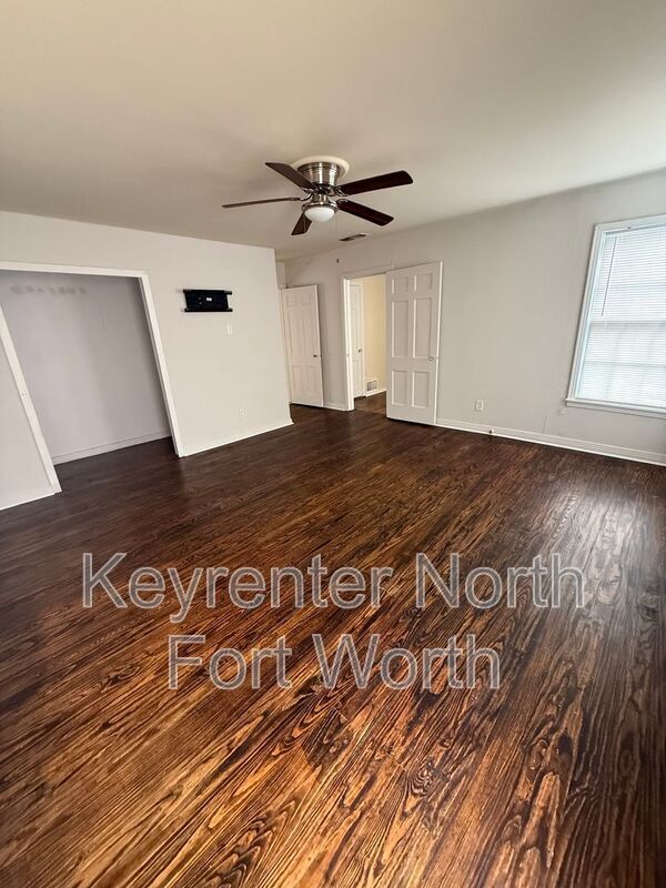 3770 Wayside Ave Fort Worth, TX 76110 photo 5