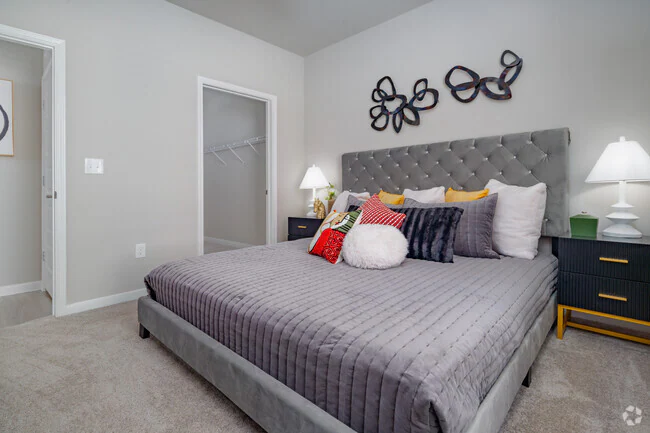 Westpointe Oaks Apartments photo 4